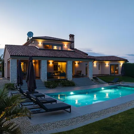 In Zartinj - Luxury Privacy Heated Pool With Auto Cover * Labin (Istria)