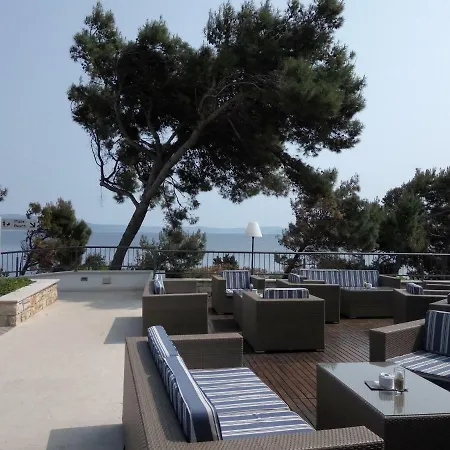 Сasa de vacaciones In Zartinj - Luxury Privacy Heated Pool With Auto Cover